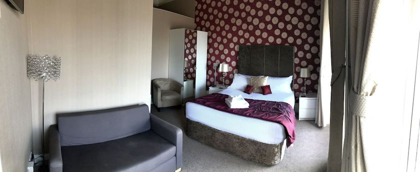 Imagen de la habitación del Hotel Marina Court. Foto 9