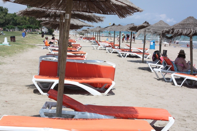 Imagen de los exteriores del Hotel Marina D'Or 3*. Foto 13