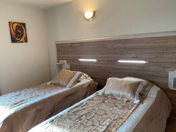 Imagen de la habitación del Hotel Marina D\'arone. Foto 19