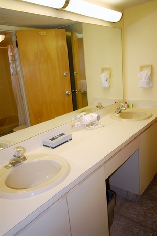 Imagen de la habitación del Hotel Marina Del Mar Resort and Marina. Foto 3