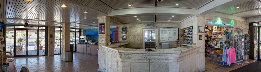 Imagen de los interiores del Hotel Marina Del Mar Resort and Marina. Foto 13