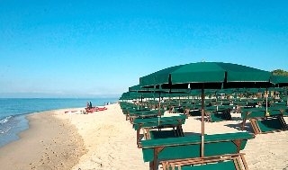 Imagen general del Hotel Marina Del Marchese Beach Resort. Foto 5