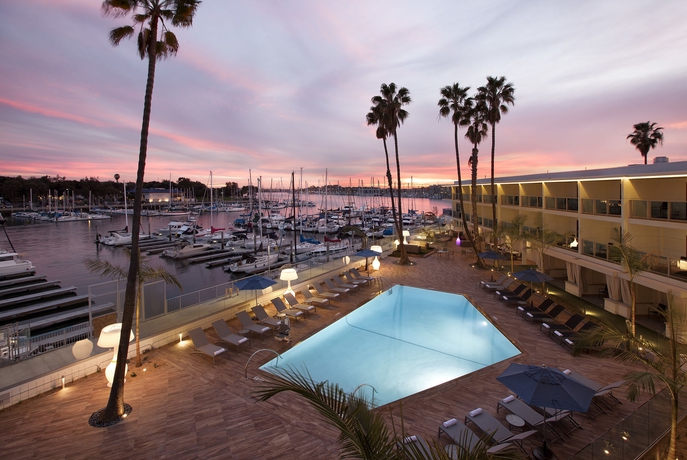Imagen de la piscina del Hotel Marina Del Rey. Foto 10