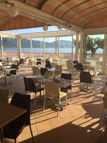 Imagen del bar/restaurante del Hotel Marina Di Lava. Foto 6