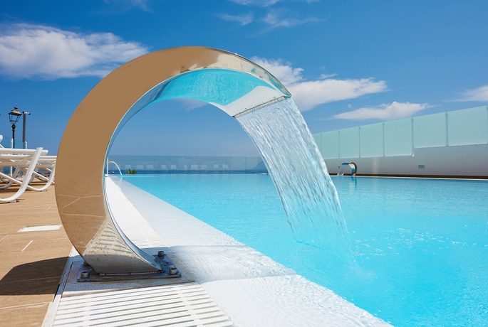 Imagen de los exteriores del Hotel Marina Di Petrolo and Spa. Foto 9