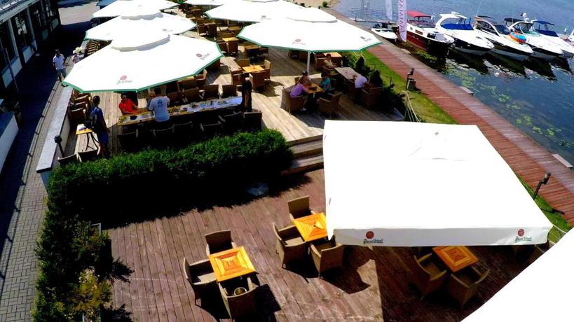Imagen de los exteriores del Hotel Marina Diana. Foto 16