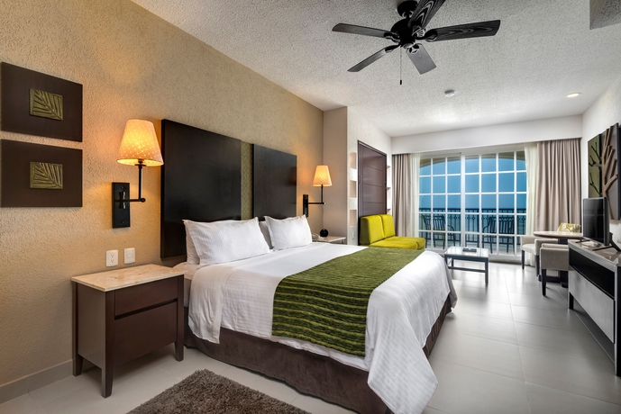 Imagen de la habitación del Hotel Marina El Cid Spa and Beach Resort All Inclusive. Foto 3