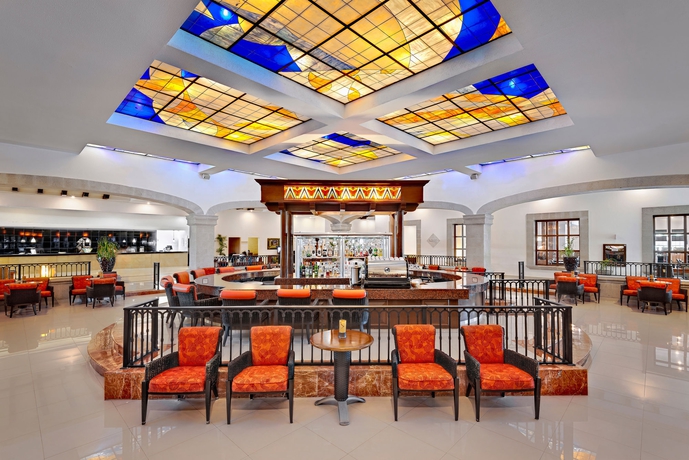 Imagen del bar/restaurante del Hotel Marina El Cid Spa and Beach Resort All Inclusive. Foto 2