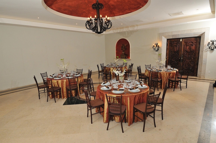 Imagen de los interiores del Hotel Marina Fiesta Resort and Spa. Foto 14