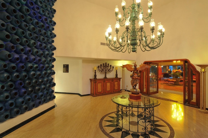 Imagen de los interiores del Hotel Marina Fiesta Resort and Spa. Foto 15