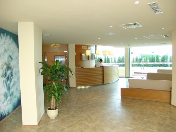 Imagen general del Hotel Marina Holiday Club and Spa. Foto 4