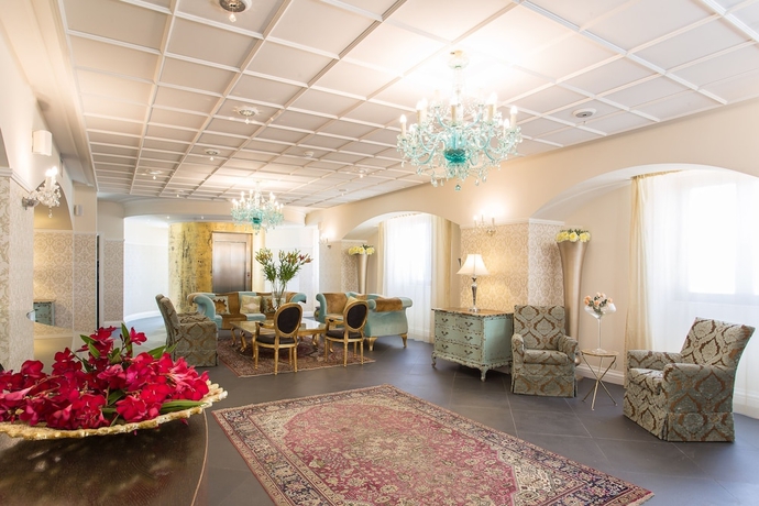 Imagen de los interiores del Hotel Marina Holiday Resort and Spa. Foto 13