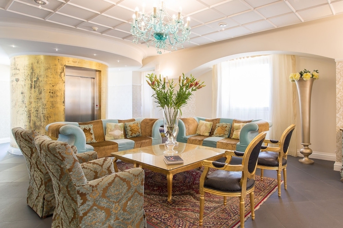 Imagen de los interiores del Hotel Marina Holiday Resort and Spa. Foto 18