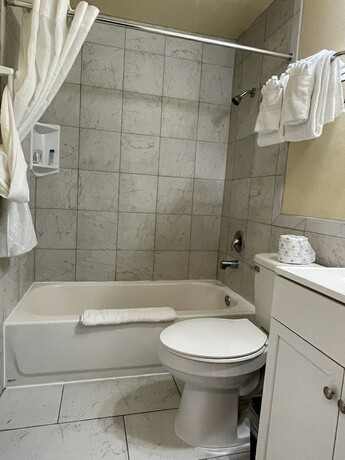 Imagen general del Hotel Marina Inn, Des Moines. Foto 6
