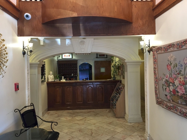 Imagen de los interiores del Hotel Marina Inn. Foto 14