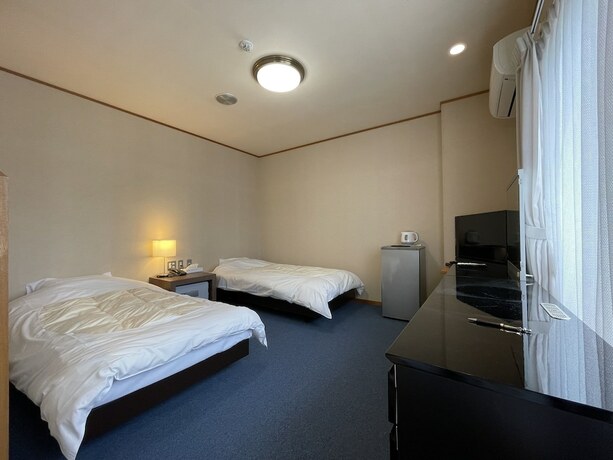 Imagen de la habitación del Hotel Marina Kaiku. Foto 11