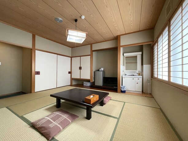 Imagen de la habitación del Hotel Marina Kaiku. Foto 16