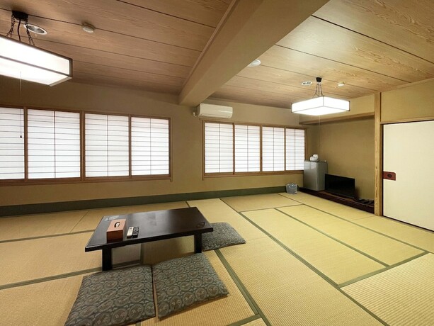 Imagen de la habitación del Hotel Marina Kaiku. Foto 19