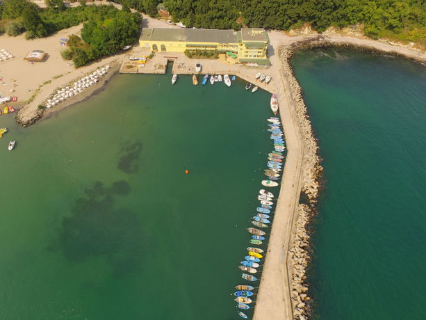 Imagen de los exteriores del Hotel Marina, Kiten. Foto 15