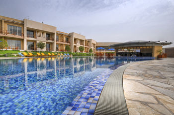 Imagen de la piscina del Hotel Marina Kuwait. Foto 20