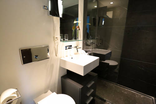 Imagen de la habitación del Hotel Marina Lachen. Foto 11