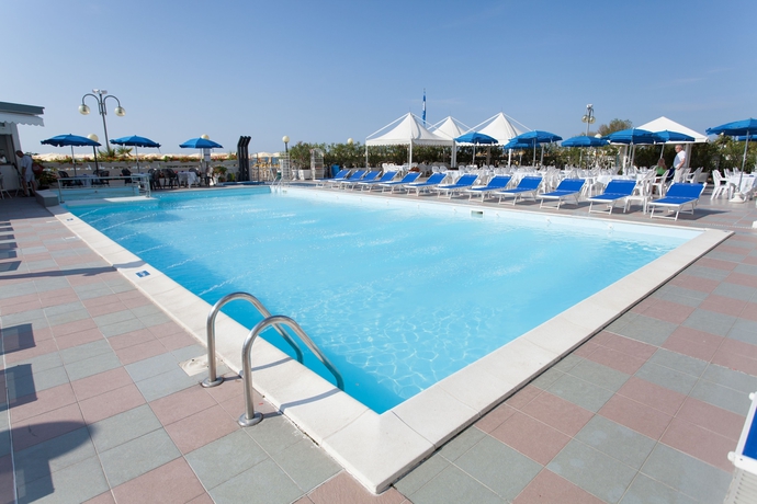 Imagen de la piscina del Hotel Marina, Lido Di Jesolo. Foto 15