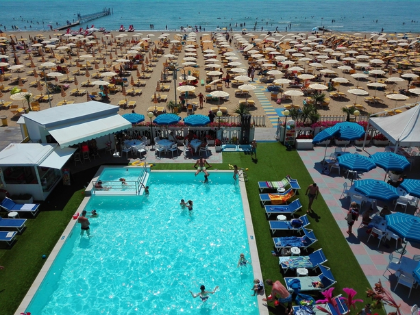 Imagen de la piscina del Hotel Marina, Lido Di Jesolo. Foto 19