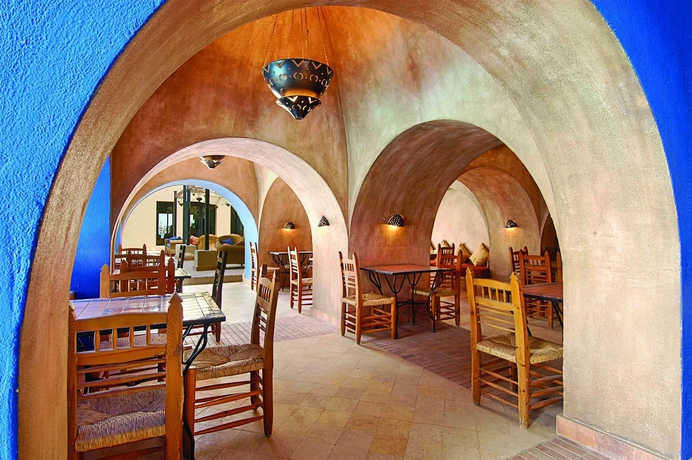 Imagen del bar/restaurante del Hotel Marina Lodge At Port Ghalib. Foto 3