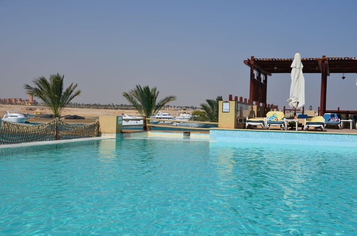 Imagen de la piscina del Hotel Marina Lodge At Port Ghalib. Foto 14