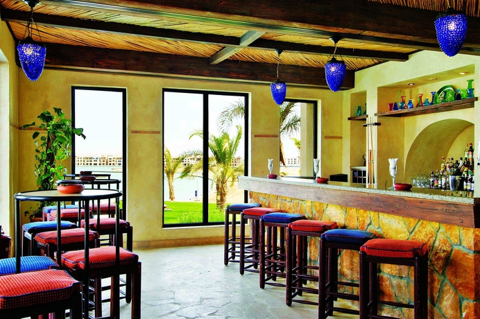 Imagen del bar/restaurante del Hotel Marina Lodge At Port Ghalib. Foto 4