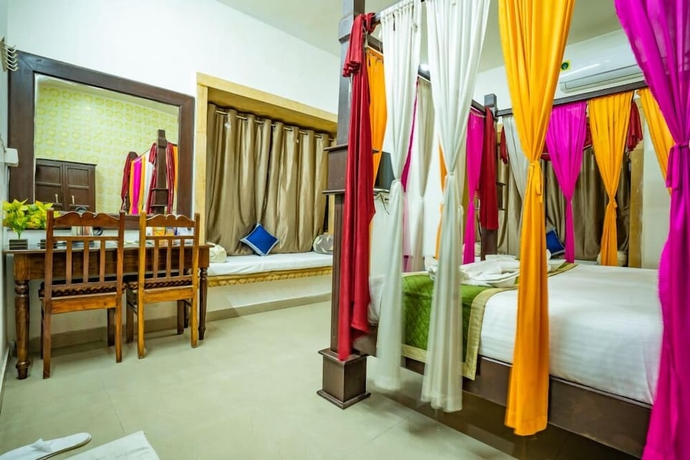 Imagen de la habitación del Hotel Marina Mahal. Foto 2