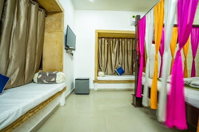 Imagen de la habitación del Hotel Marina Mahal. Foto 3