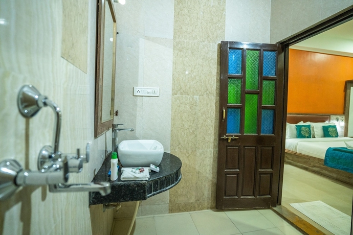 Imagen de la habitación del Hotel Marina Mahal. Foto 4