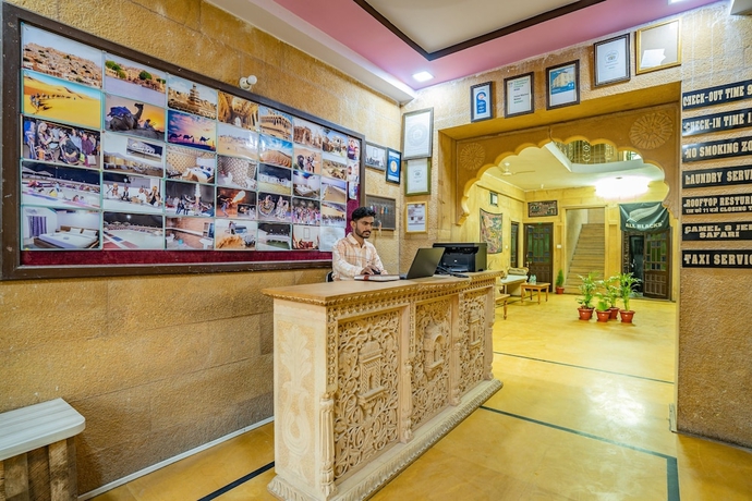 Imagen de los interiores del Hotel Marina Mahal. Foto 13