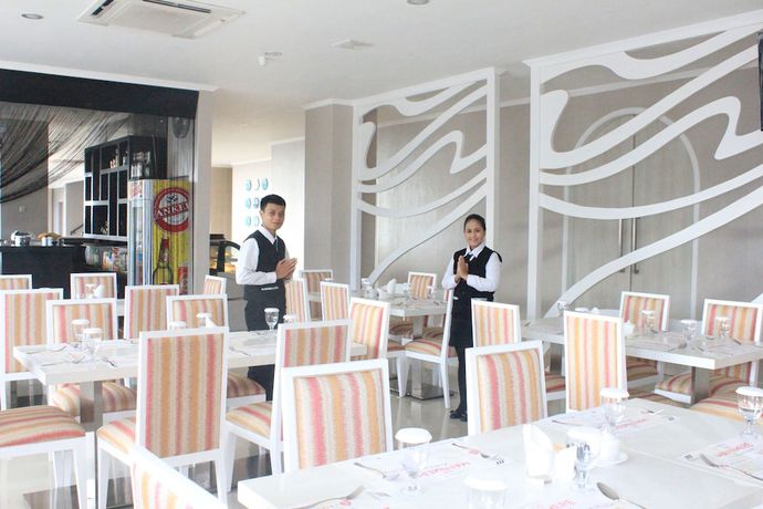 Imagen del bar/restaurante del Hotel Marina Mamberamo. Foto 2
