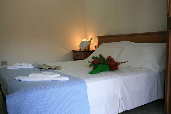 Imagen de la habitación del Hotel Marina Manna and Club Village. Foto 7