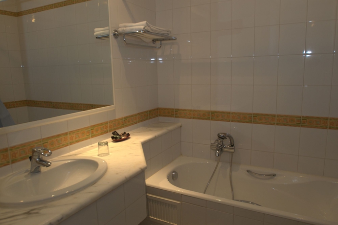 Imagen de la habitación del Hotel Marina Palace. Foto 6