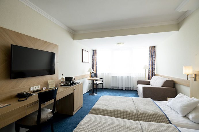 Imagen de la habitación del Hotel Marina Port. Foto 9