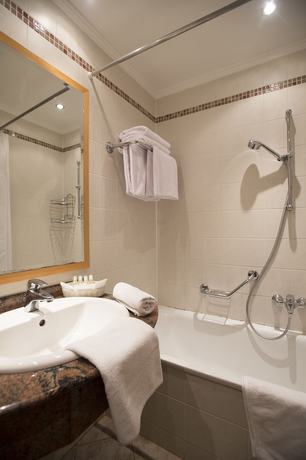 Imagen de la habitación del Hotel Marina Port. Foto 10