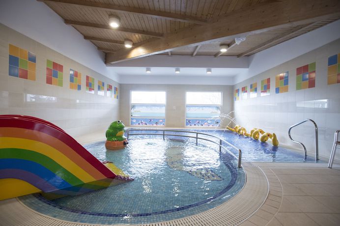 Imagen de la piscina del Hotel Marina Port. Foto 19