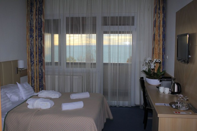 Imagen de la habitación del Hotel Marina Port. Foto 11