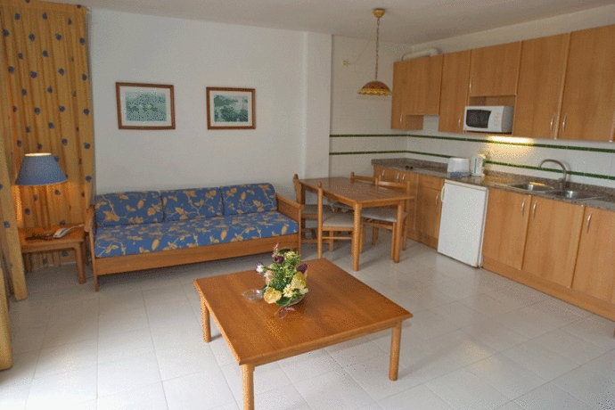 Imagen de la habitación del Hotel Marina Porto Cari. Foto 5