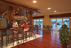 Imagen del bar/restaurante del Hotel Marina Porto Cari. Foto 4