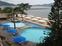 Imagen de la piscina del Hotel Marina Puerto Dorado. Foto 7