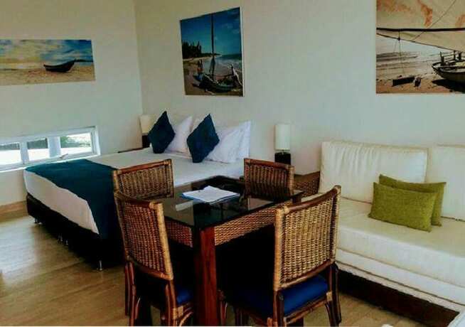 Imagen general del Hotel Marina Puerto Velero. Foto 8