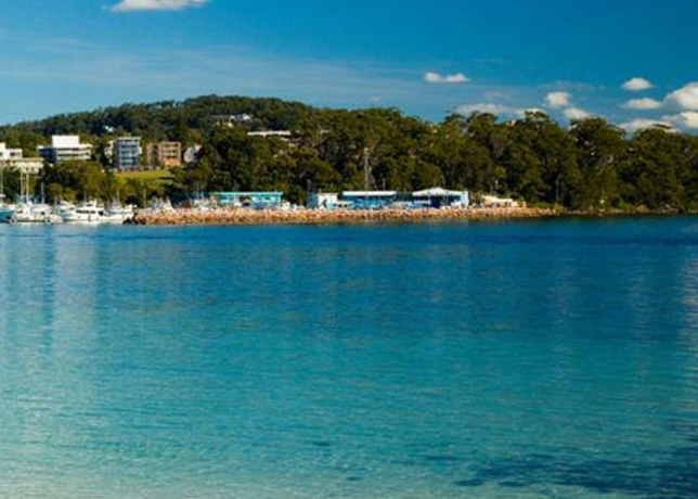 Imagen de los exteriores del Hotel Marina Resort. Foto 12