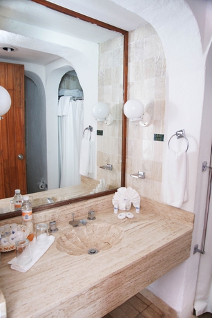 Imagen de la habitación del Hotel Marina Resort and Beach Club. Foto 7