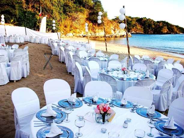 Imagen de los exteriores del Hotel Marina Resort and Beach Club. Foto 9