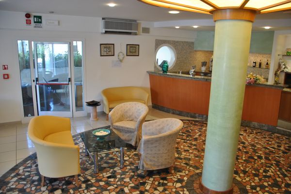 Imagen general del Hotel Marina, Riccione. Foto 2