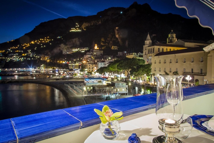 Imagen del bar/restaurante del Hotel Marina Riviera, Pogerola. Foto 4